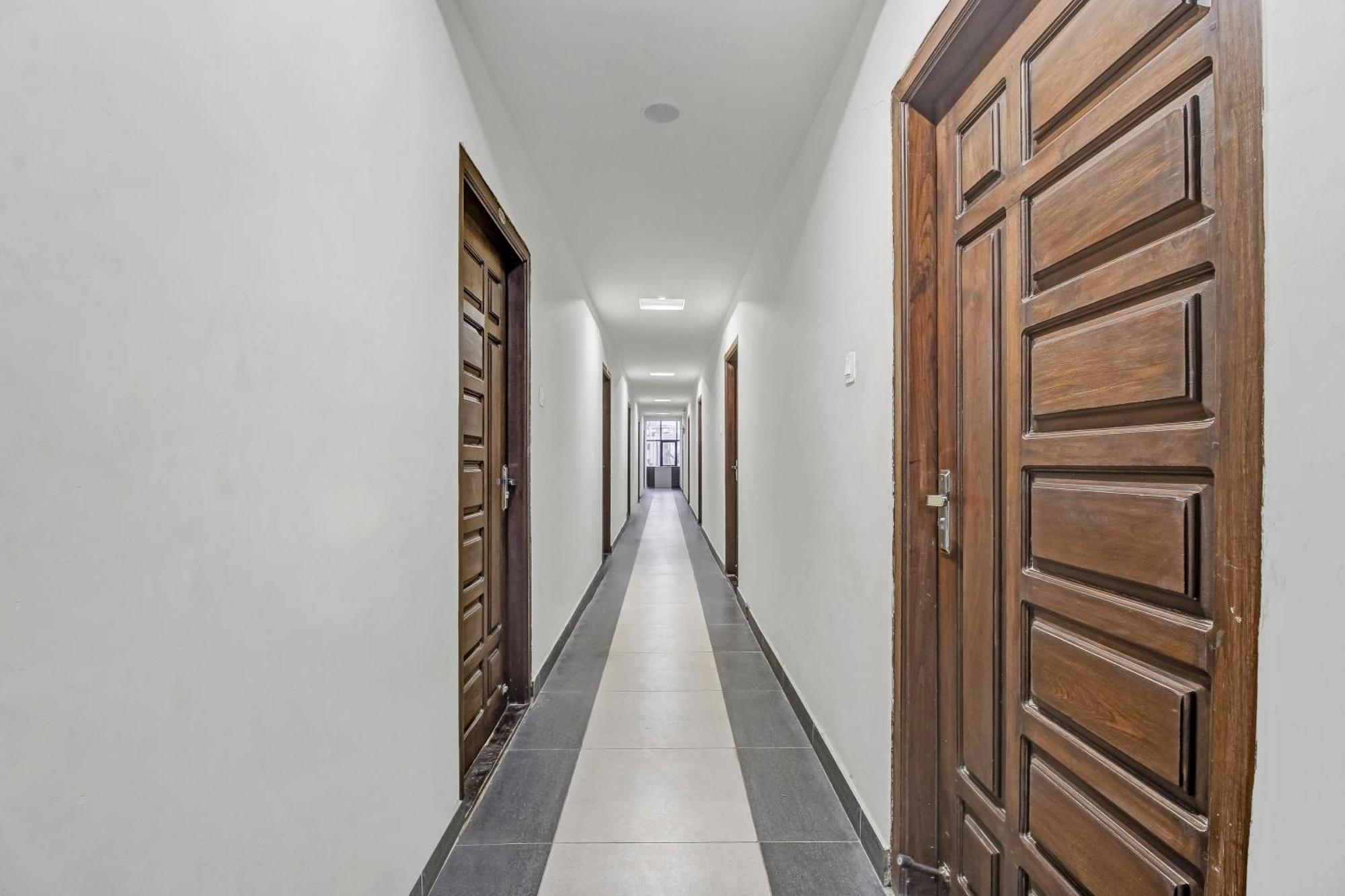 Collection O Galaxy Suites Hyderabad Exterior photo
